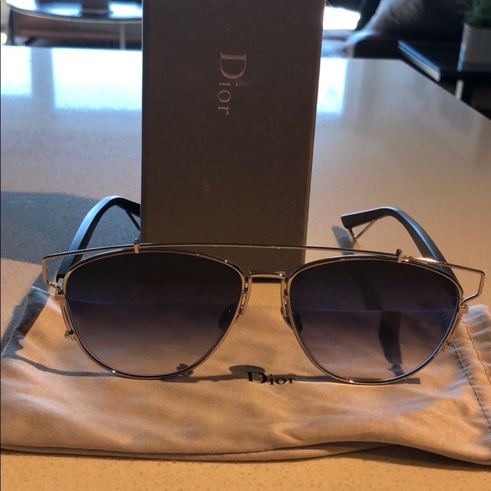 Like new Dior Technologic sunglasses